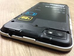 BlackBerry Z30, Ponsel Jumbo Tahan Banting