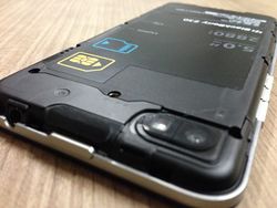 BlackBerry Z30, Ponsel Jumbo Tahan Banting