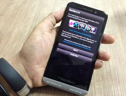 BlackBerry Z30, Ponsel Jumbo Tahan Banting
