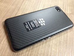 BlackBerry Z30, Ponsel Jumbo Tahan Banting