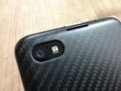 BlackBerry Z30, Ponsel Jumbo Tahan Banting