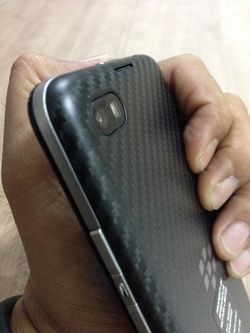 BlackBerry Z30, Ponsel Jumbo Tahan Banting