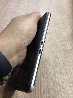 BlackBerry Z30, Ponsel Jumbo Tahan Banting