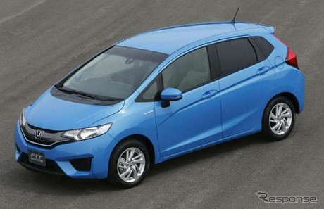 Honda Jazz Geser Popularitas Toyota Prius di Jepang
