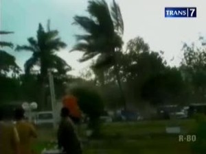 Diterjang Puting Beliung, Pegawai Pemda Panik dan Berlarian
