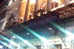 Mencari Hantu Phantom of The Opera di London