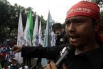 Buruh Blokir Jalan Medan Merdeka Selatan