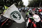 Buruh Blokir Jalan Medan Merdeka Selatan