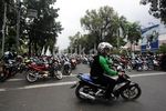 Buruh Blokir Jalan Medan Merdeka Selatan