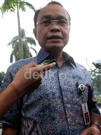 Ia diperiksa terkait penyidikan perkara suap penanganan sengketa Pemilukada di Mahkamah Konstitusi dengan tersangka Susi Tur Andayani. Lamhot Aritonang/detikFoto.