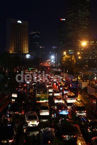 Kemacetan ini telah terjadi sejak sore tadi.