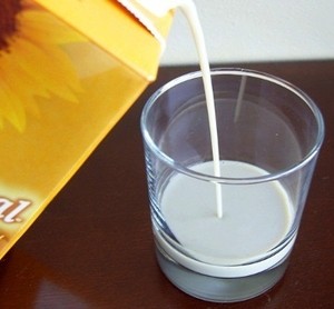 6 Alasan Susu Sapi Lokal Kalah dari Susu Belanda