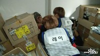 Kai dan Lay berhasil menangkap Ji Sukjin. (SBS)