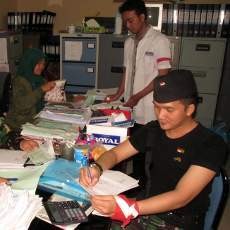 Sambut Hari Pahlawan, Pegawai Pemkot Surabaya Dandan Ala Pejuang