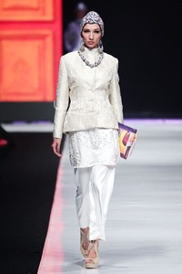 Jakarta, Indonesia - 20 Oktober. Itang Yunasz Indonesia Now. Jakarta Fashion Week 2014 at Senayan City. 20 Oktober 2013. Jakarta. [Foto: Mohammad Abduh/Wolipop]