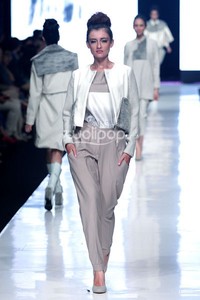 Jakarta, Indonesia - 20 Oktober. Lily Rika Anggraeni Winter Beast. LASALLE COLLEGE INTERNATIONAL JAKARTA presents SIGNATURE 2014 Jakarta Fashion Week 2014 at Senayan City. 20 Oktober 2013. Jakarta. [Foto: Mohammad Abduh/Wolipop]