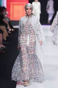 Jakarta, Indonesia - 20 Oktober. Itang Yunasz Indonesia Now. Jakarta Fashion Week 2014 at Senayan City. 20 Oktober 2013. Jakarta. [Foto: Mohammad Abduh/Wolipop]