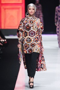 Jakarta, Indonesia - 20 Oktober. Itang Yunasz Indonesia Now. Jakarta Fashion Week 2014 at Senayan City. 20 Oktober 2013. Jakarta. [Foto: Mohammad Abduh/Wolipop]