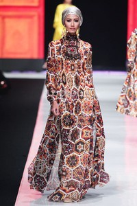 Jakarta, Indonesia - 20 Oktober. Itang Yunasz Indonesia Now. Jakarta Fashion Week 2014 at Senayan City. 20 Oktober 2013. Jakarta. [Foto: Mohammad Abduh/Wolipop]