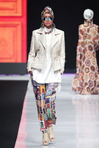 Jakarta, Indonesia - 20 Oktober. Itang Yunasz Indonesia Now. Jakarta Fashion Week 2014 at Senayan City. 20 Oktober 2013. Jakarta. [Foto: Mohammad Abduh/Wolipop]