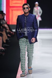 Jakarta, Indonesia - 20 Oktober. Itang Yunasz Indonesia Now. Jakarta Fashion Week 2014 at Senayan City. 20 Oktober 2013. Jakarta. [Foto: Mohammad Abduh/Wolipop]