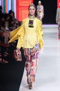 Jakarta, Indonesia - 20 Oktober. Itang Yunasz Indonesia Now. Jakarta Fashion Week 2014 at Senayan City. 20 Oktober 2013. Jakarta. [Foto: Mohammad Abduh/Wolipop]