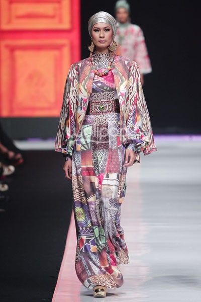 Jakarta, Indonesia - 20 Oktober. Itang Yunasz Indonesia Now. Jakarta Fashion Week 2014 at Senayan City. 20 Oktober 2013. Jakarta. [Foto: Mohammad Abduh/Wolipop]