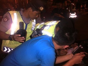 Gelar Razia, Polisi Temukan Pengemudi Mobil Mabuk di Semarang