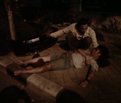 Sedan Tabrak Pohon, Dua Penumpang Terjepit