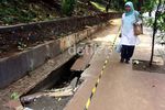 Trotoar Amblas Bahayakan Pengguna Jalan