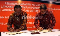 Kerja sama kedua belah pihak ditandai oleh Penandatanganan Perjanjian Kerja Sama oleh Direktur Business Banking BNI Krishna Suparto (kanan) dan Direktur Keuangan Pelindo IV, Sumardiyo (kiri) di Jakarta.
