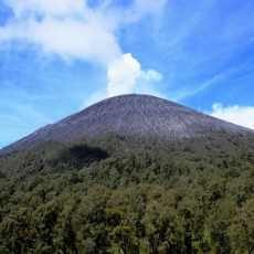 Evakuasi Pendaki Asal Jakarta yang Hilang di Semeru Terhambat Cuaca
