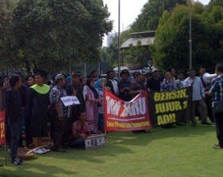 Kasus Sengketa Pilkada, MK Digeruduk Masa Peduli Tangerang