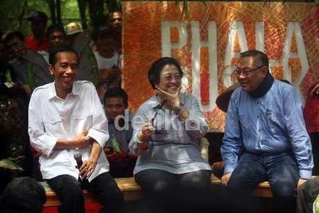 Sudah Direstui Nyapres? Jokowi: Tanya Bu Mega
