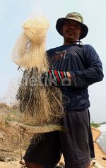Menjala Ikan di BKT
