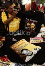 Kaos Bergambar Soeharto Laris Manis