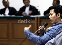 Putra Hilmi Aminuddin, Ridwan Hakim masih terus dicecar mengenai sosok Bunda Putri saat menjadi saksi untul Luthfi Hasan. Lamhot Aritonang/detikFoto.