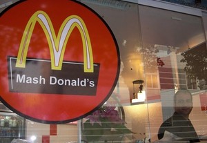 Mash Donalds, Tiruan MacDonalds yang Sukses di Iran