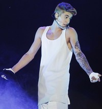 Justin Bieber dinobatkan sebagai Best Male. REUTERS/Jorge Adorno.