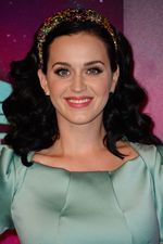 Cantiknya Katy Perry di MTV EMA 2013