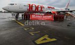 Boeing 737 ke-100 Lion Air Tiba di Bandara Soetta