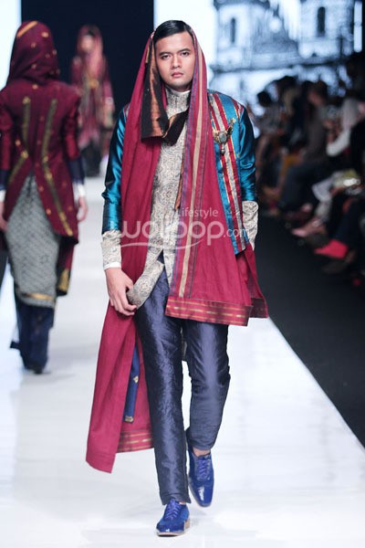 Jakarta, Indonesia - 20 Oktober. Deden Siswanto Royal Fair. Jakarta Fashion Week 2014 at Senayan City. Jakarta. [Foto: Mohammad Abduh/Wolipop]