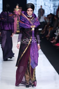 Jakarta, Indonesia - 20 Oktober. Deden Siswanto Royal Fair. Jakarta Fashion Week 2014 at Senayan City. Jakarta. [Foto: Mohammad Abduh/Wolipop]