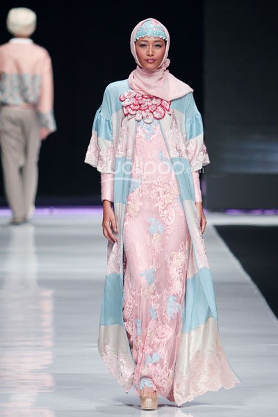 Jakarta, Indonesia - 20 Oktober 2013. Elements by Ronald V Gaghana. Jakarta Fashion Week 2014 at Senayan City. Jakarta. [Foto: Mohammad Abduh/Wolipop]