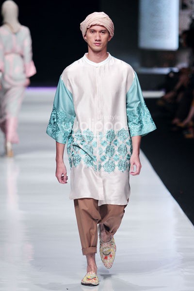 Jakarta, Indonesia - 20 Oktober 2013. Elements by Ronald V Gaghana. Jakarta Fashion Week 2014 at Senayan City. Jakarta. [Foto: Mohammad Abduh/Wolipop]