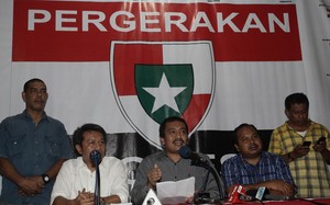 Diskreditkan KPK dan SBY, Loyalis Anas Bacakan Surat Misterius