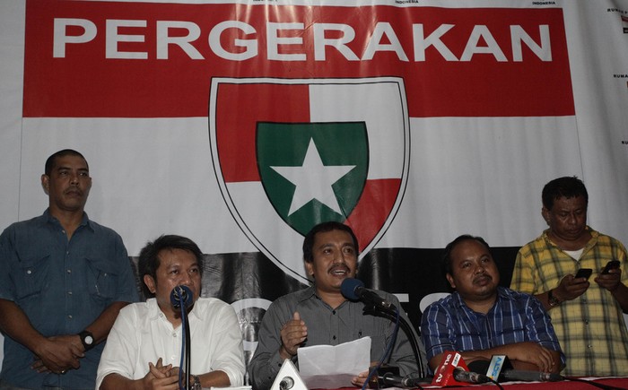 Diskreditkan KPK dan SBY, Loyalis Anas Bacakan Surat Misterius