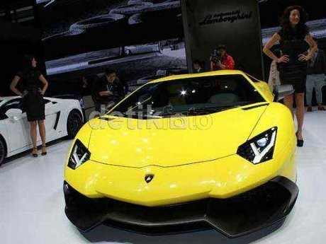 Maharnya Belasan Miliar untuk Aventador Edisi 50 Tahun