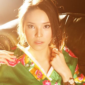 Ini Cara Yoshicco Stephanie Tampil Cantik dan Seksi