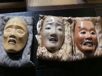 detikTravel beruntung sempat menengok topeng-topeng tersebut. Ada 6 topeng yang dipamerkan dengan sangat hati-hati oleh master Noh yaitu Kozo Nagayama (Hany/detikTravel)